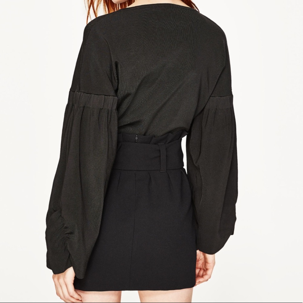 ⭐️⭐️SALE!! Zara Full Sleeve Cropped Knit Top. Blk.